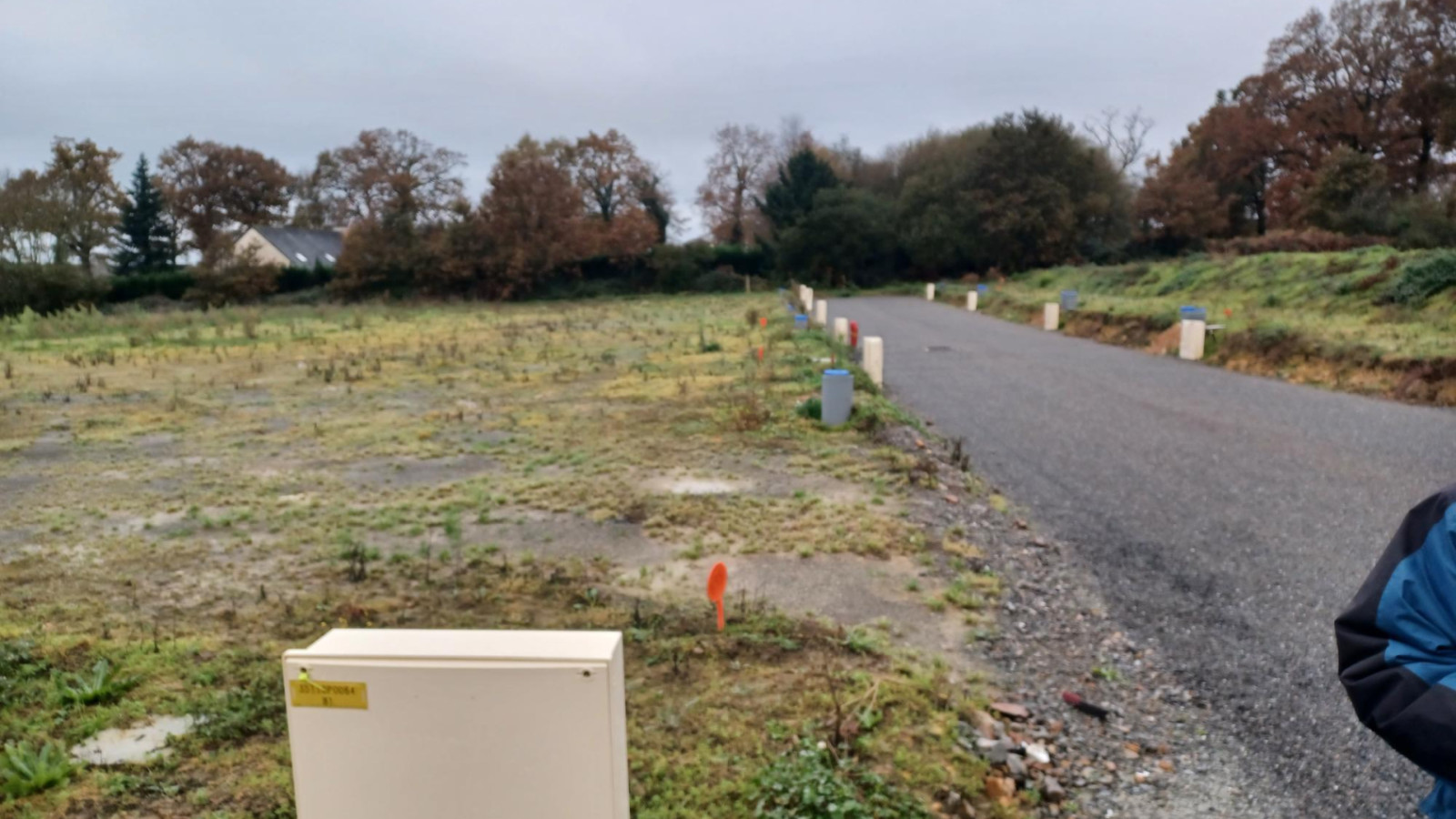 Terrain constructible de 355m2 à Goven