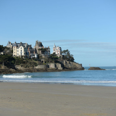 Construction de maison en bord de Rance