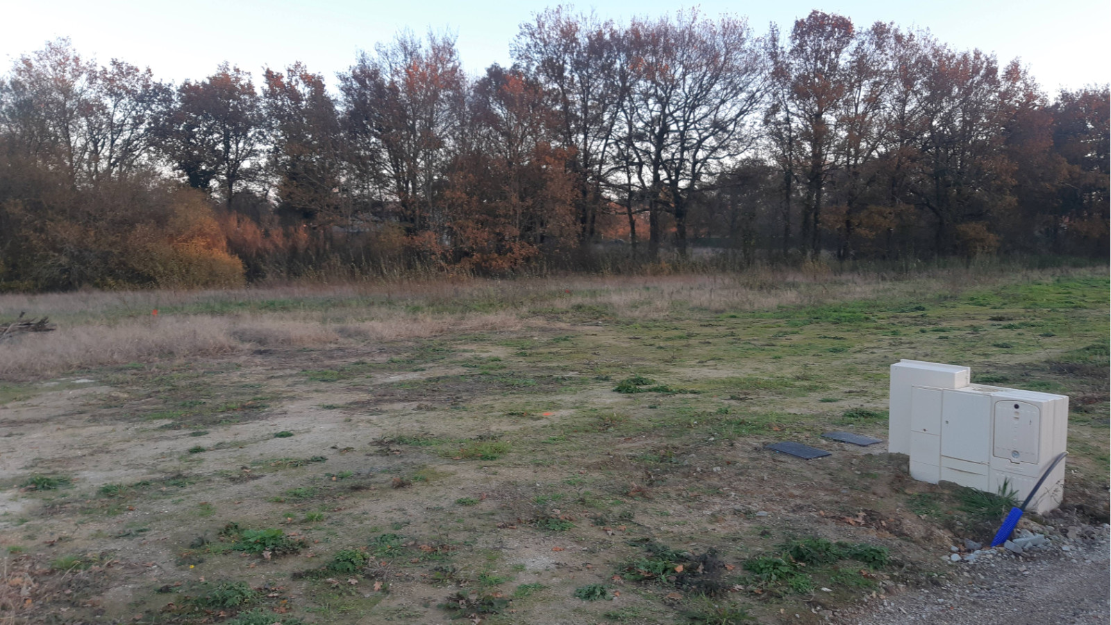 Terrain constructible de 300m2 à Romillé