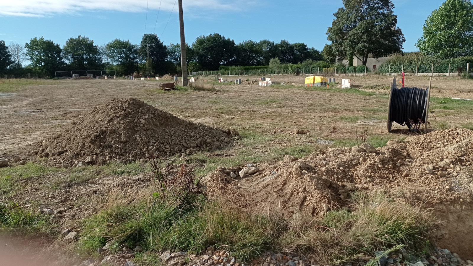 Terrain constructible de 399m2 à Cardroc