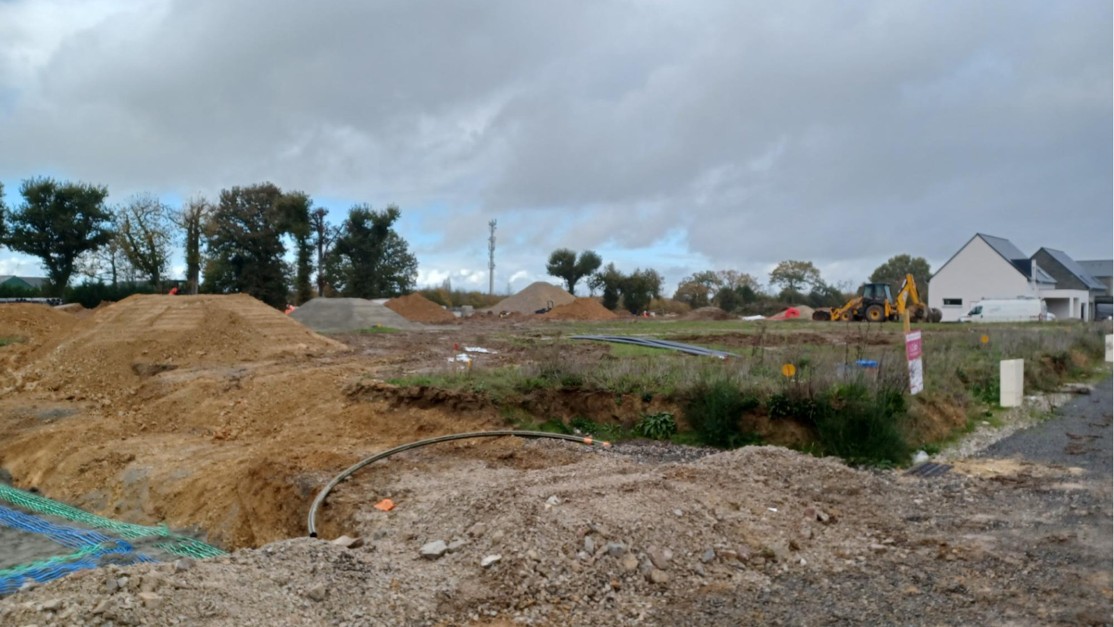 Terrain constructible de 434m2 à Saint-Maugan