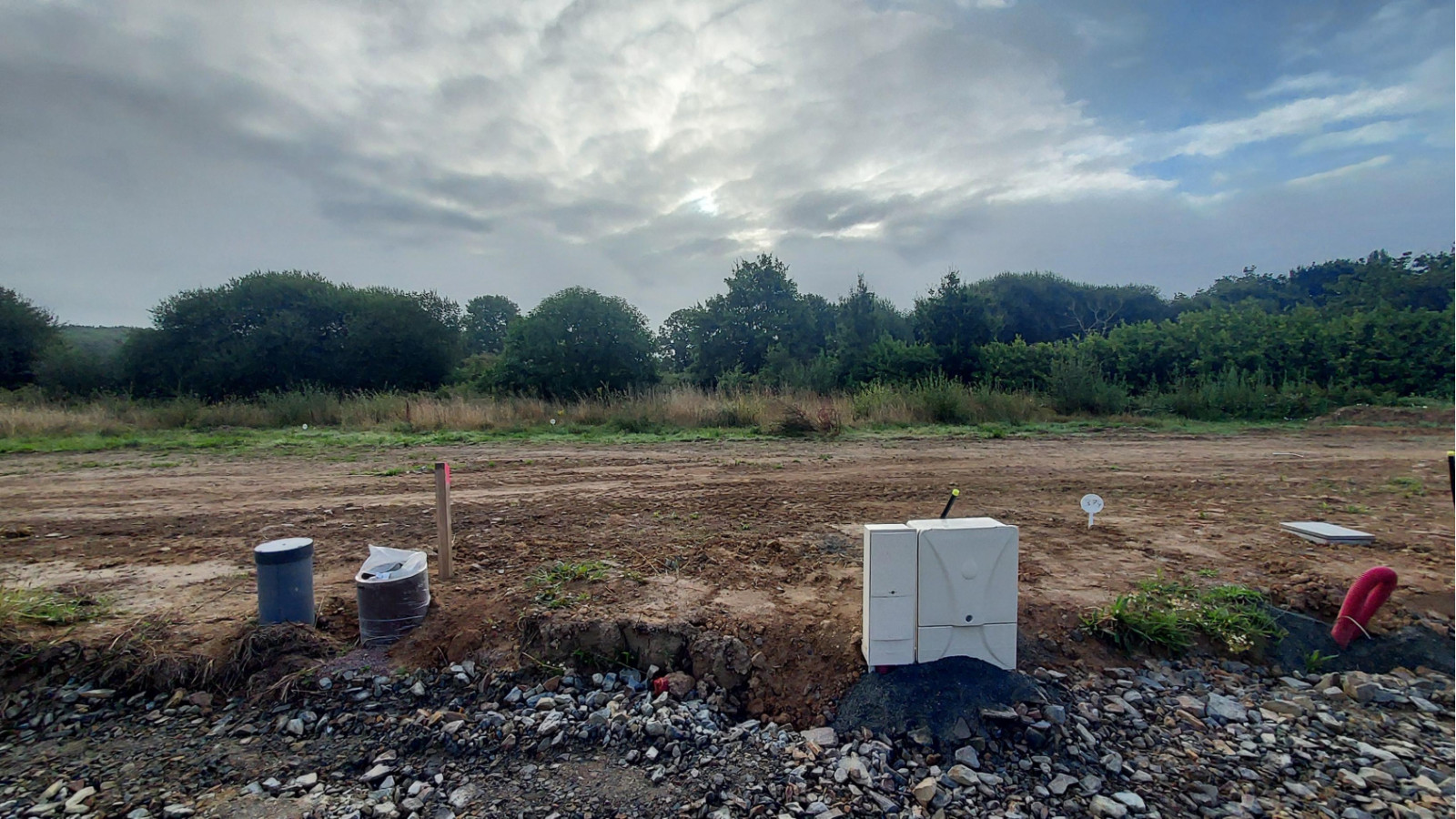 Terrain constructible de 400m2 à Torcé