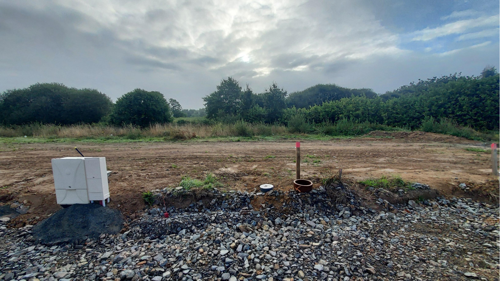 Terrain constructible de 407m2 à Gosné