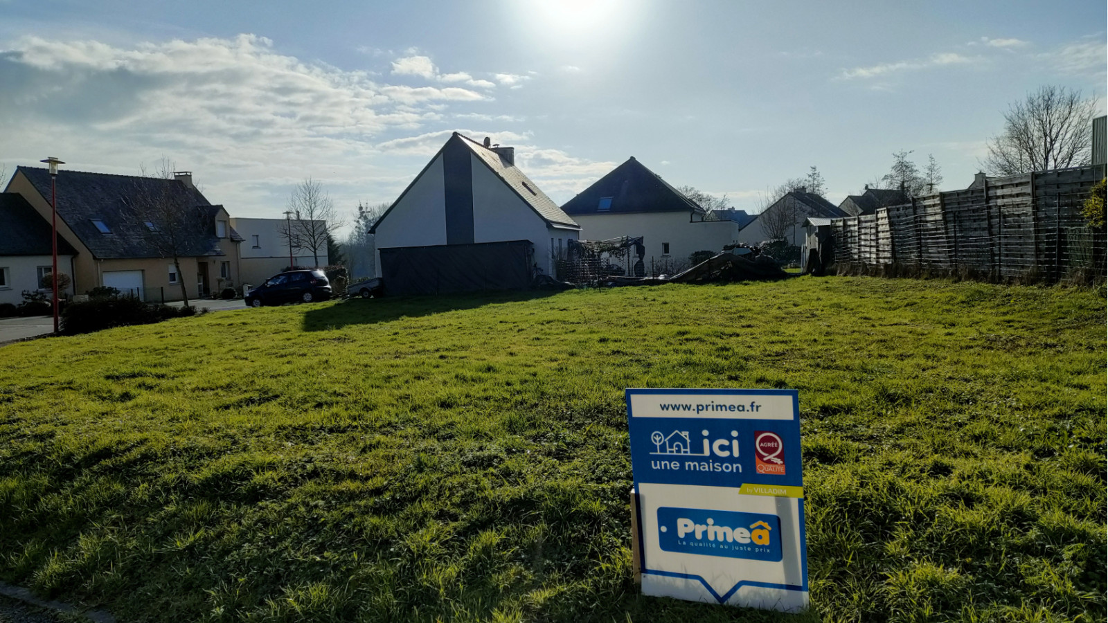 Terrain constructible de 176m2 à Sens-de-Bretagne