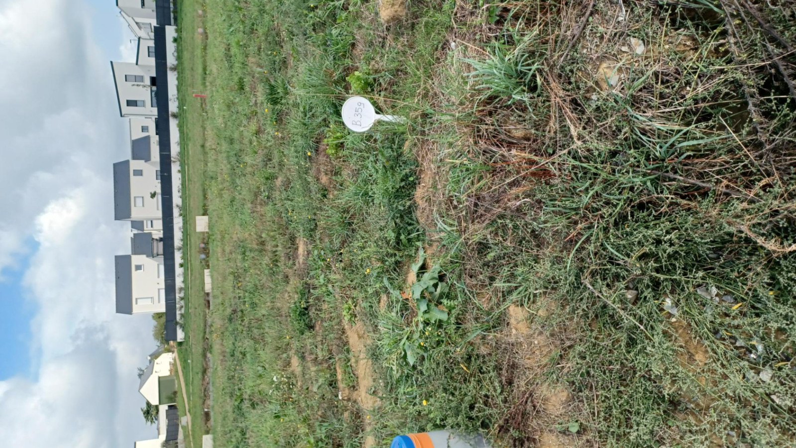 Terrain constructible de 343m2 à Poligné