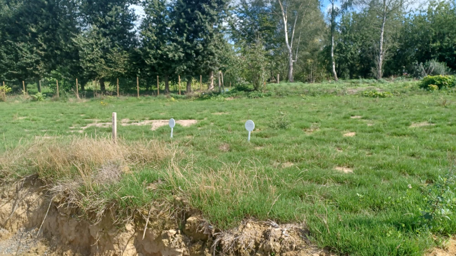 Terrain constructible de 400m2 à Livré-sur-Changeon