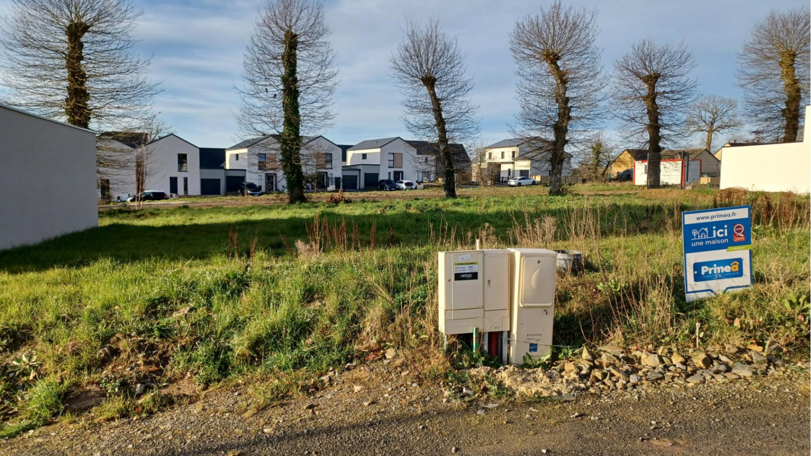 Terrain constructible de 300m2 à Bréal-sous-Montfort