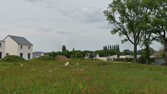 Photo terrain QUESTEMBERT.jpg