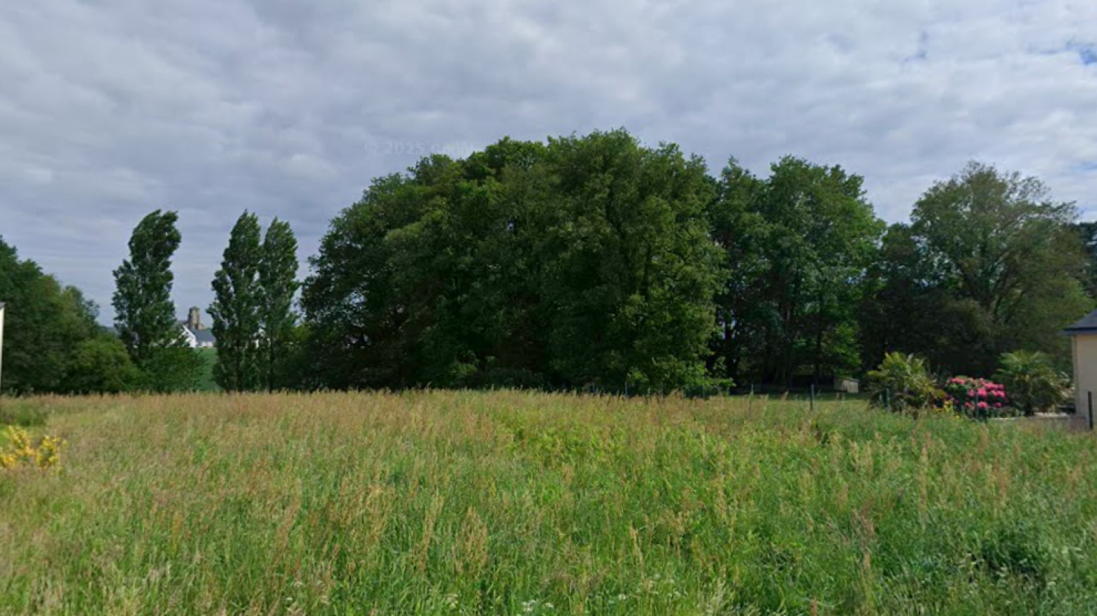 Terrain constructible de 428m2 à Plumergat