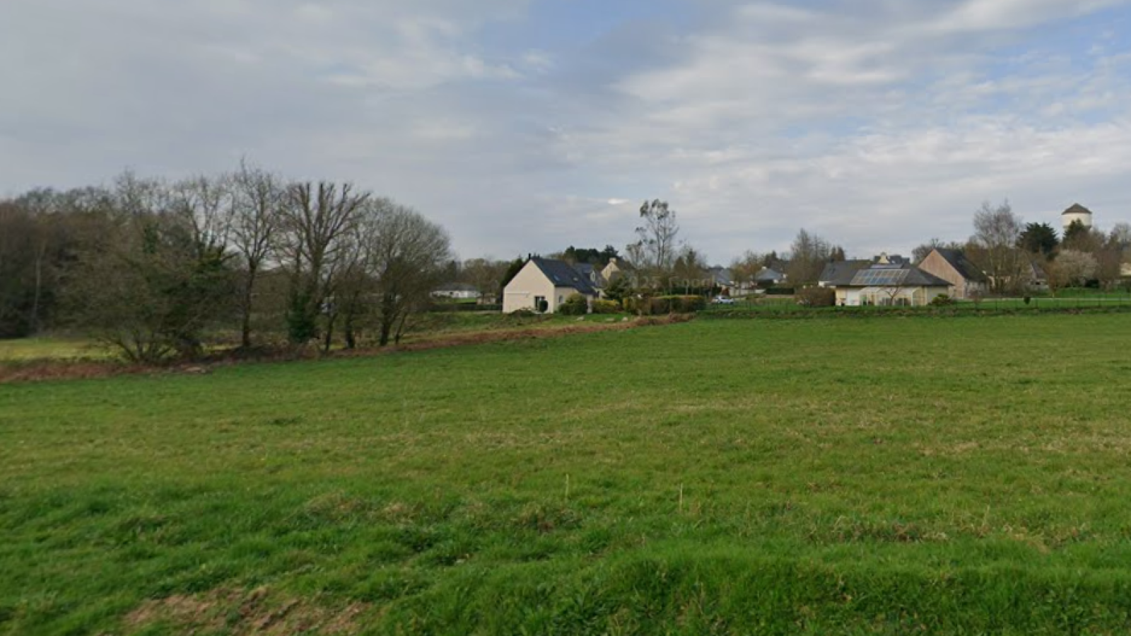 Terrain constructible de 478m2 à Plumelec