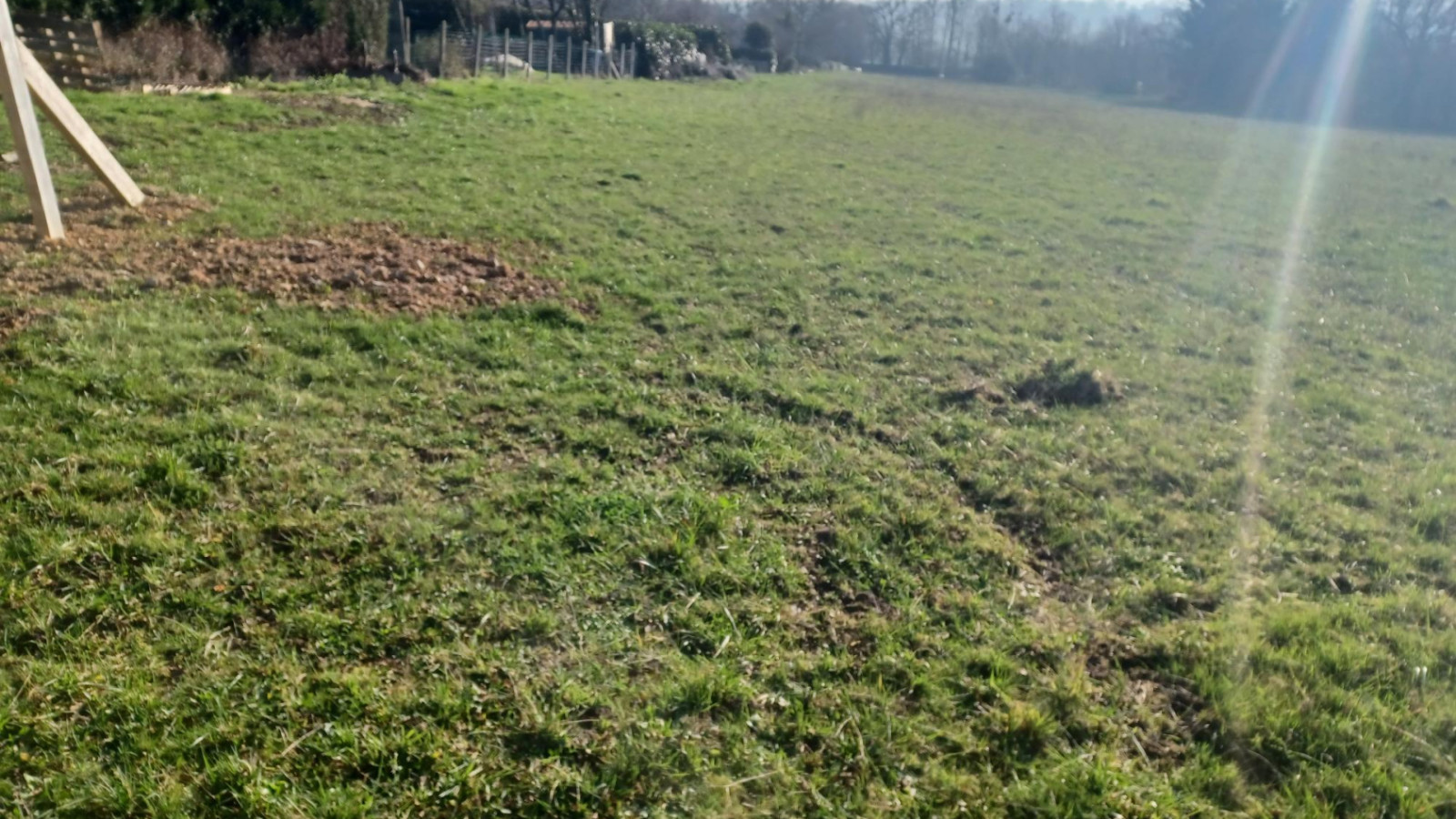 Terrain constructible de 301m2 à Fougères