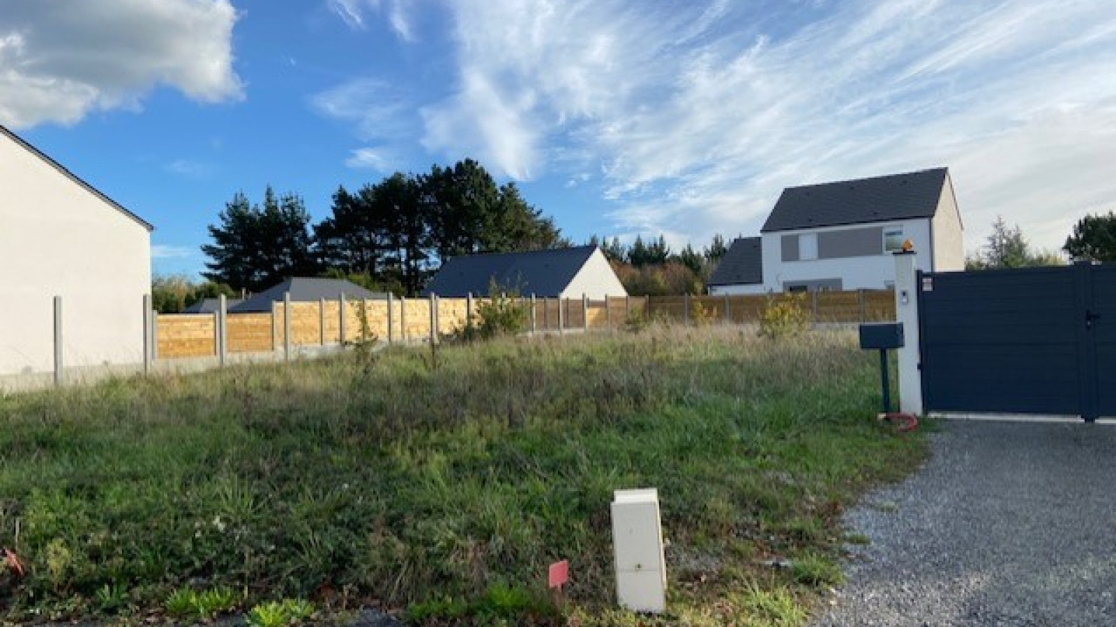 Terrain constructible de 323m2 à Québriac