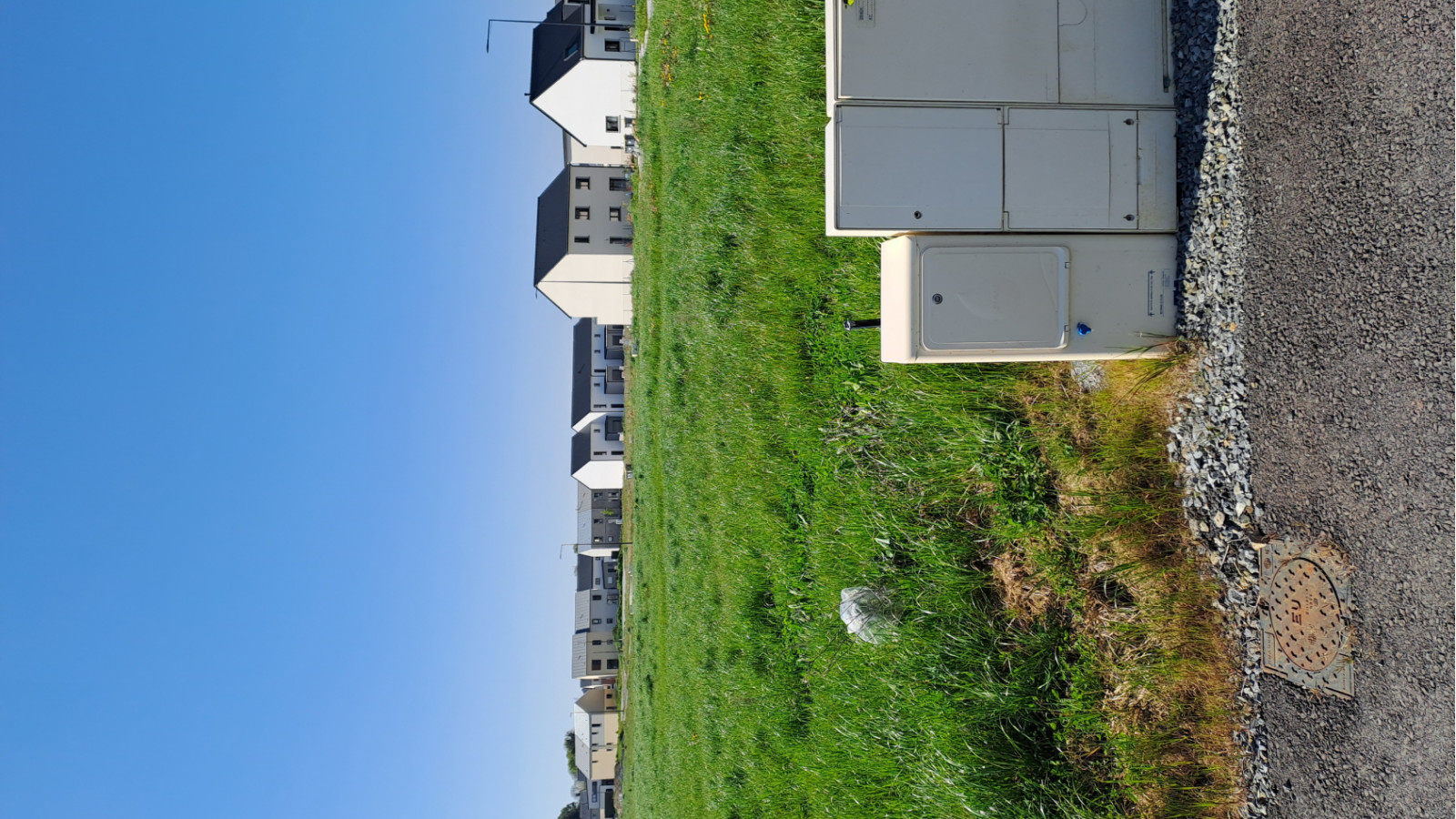 Terrain constructible de 373m2 à Feins