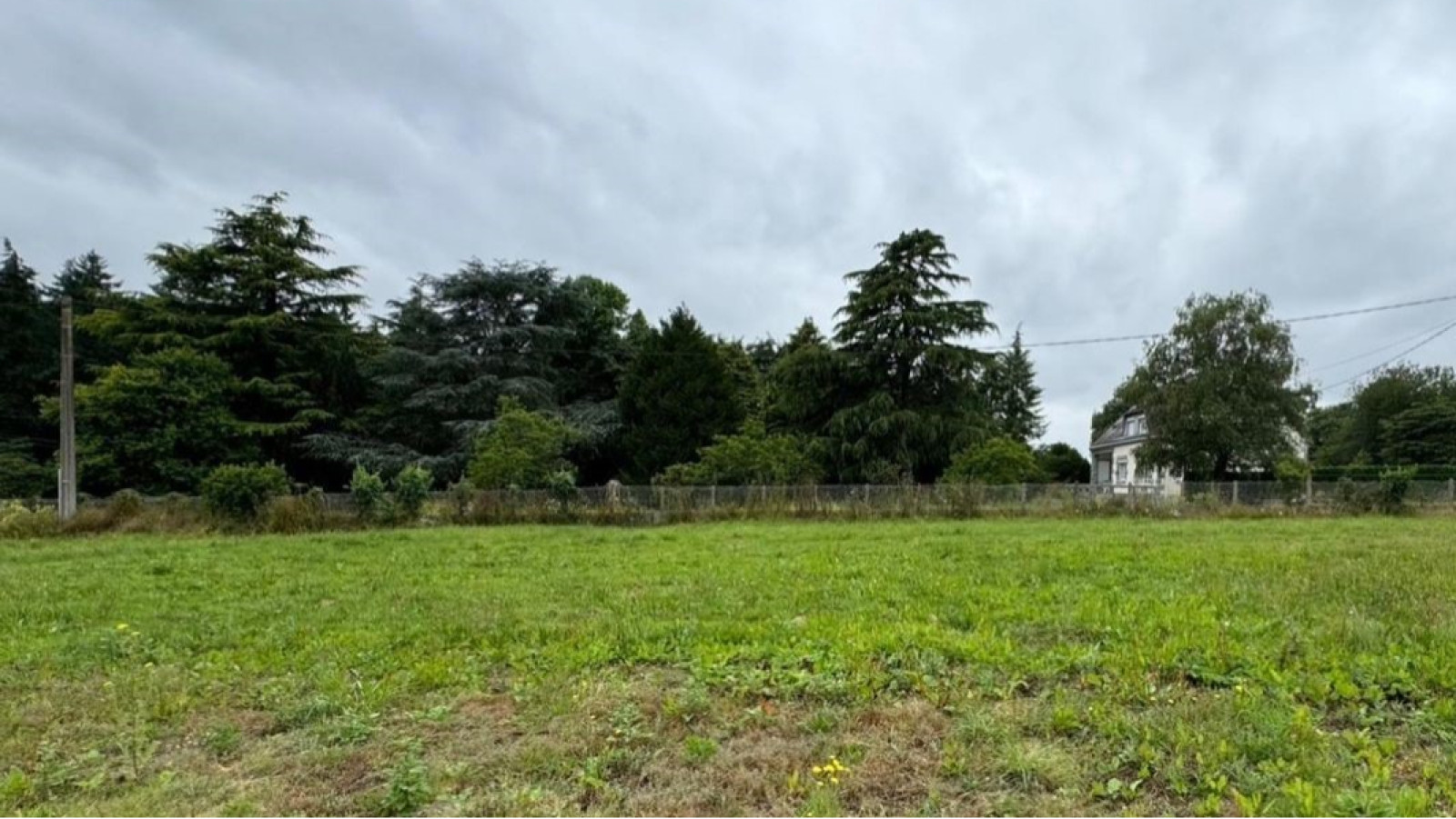 Terrain constructible de 490m2 à Brandivy