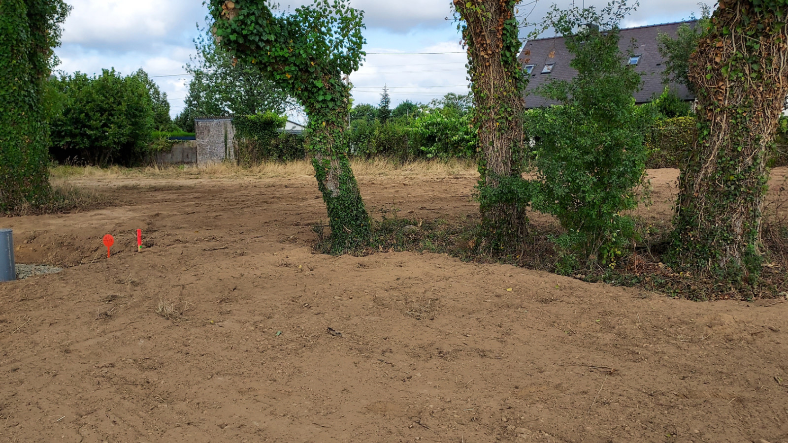 Terrain constructible de 491m2 à Lassy