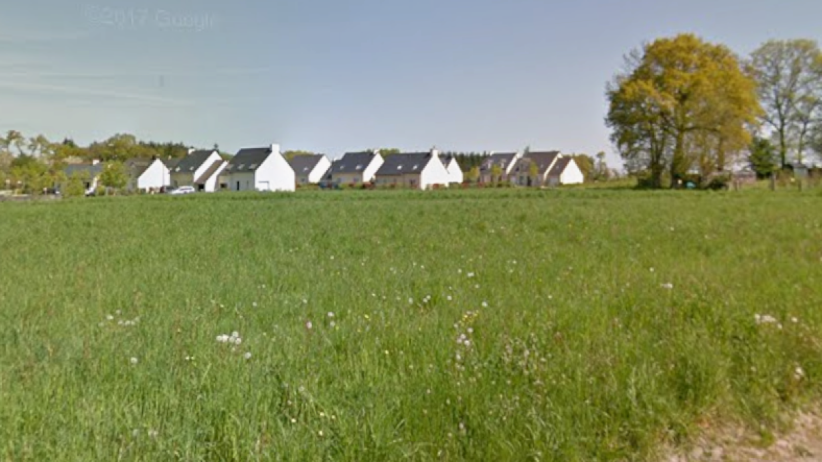 Terrain constructible de 563m2 à Bonnemain