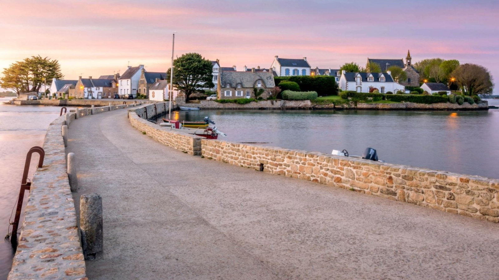 Terrain constructible de 656m2 à Belz