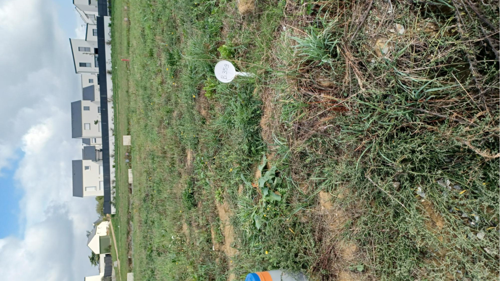 Terrain constructible de 389m2 à Cornillé