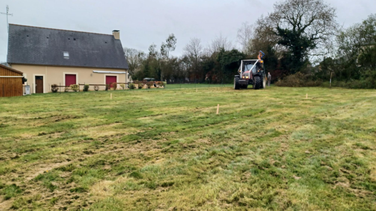 Terrain constructible de 400m2 à Pleugueneuc