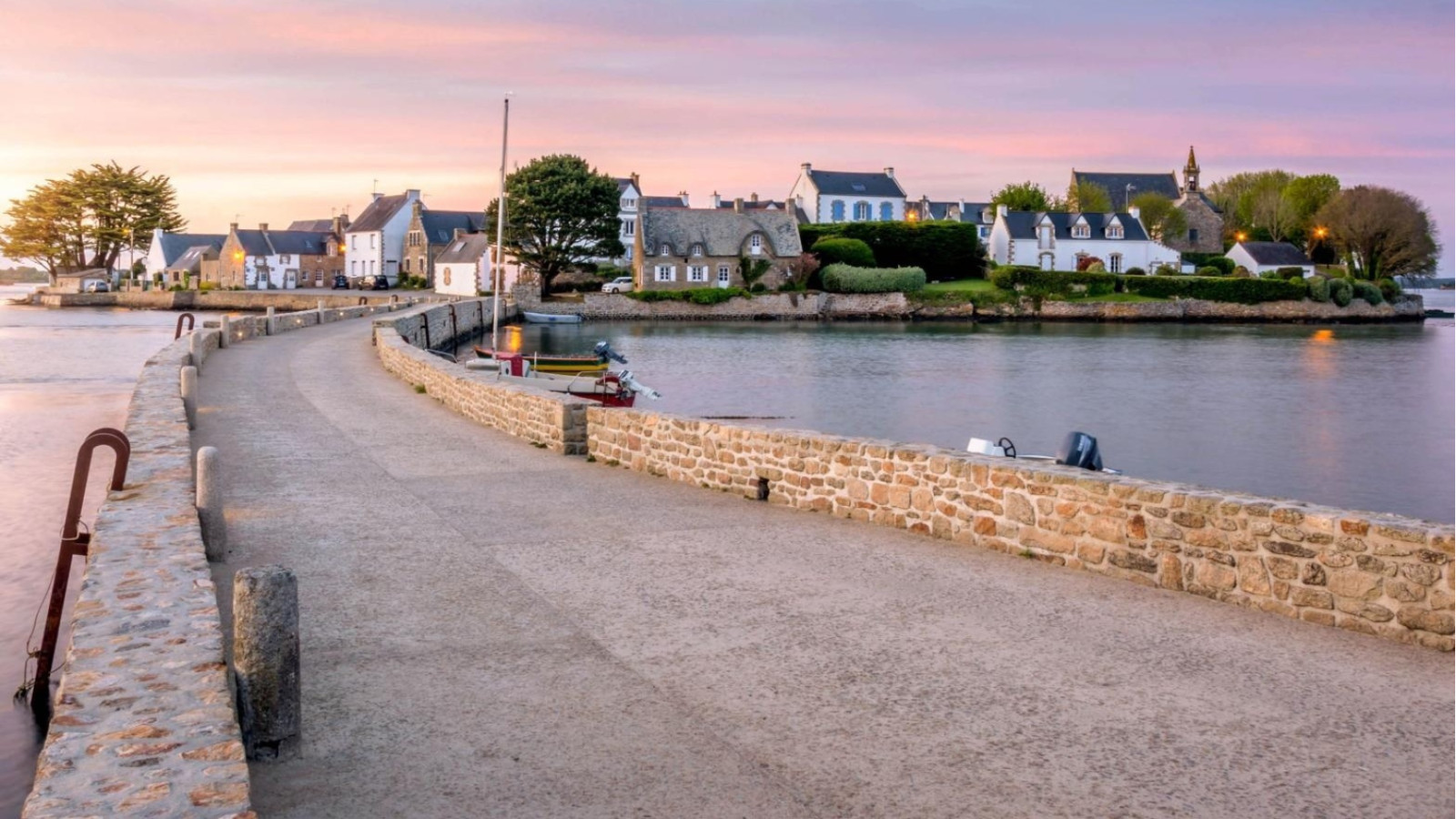 Terrain constructible de 267m2 à Sainte-Hélène