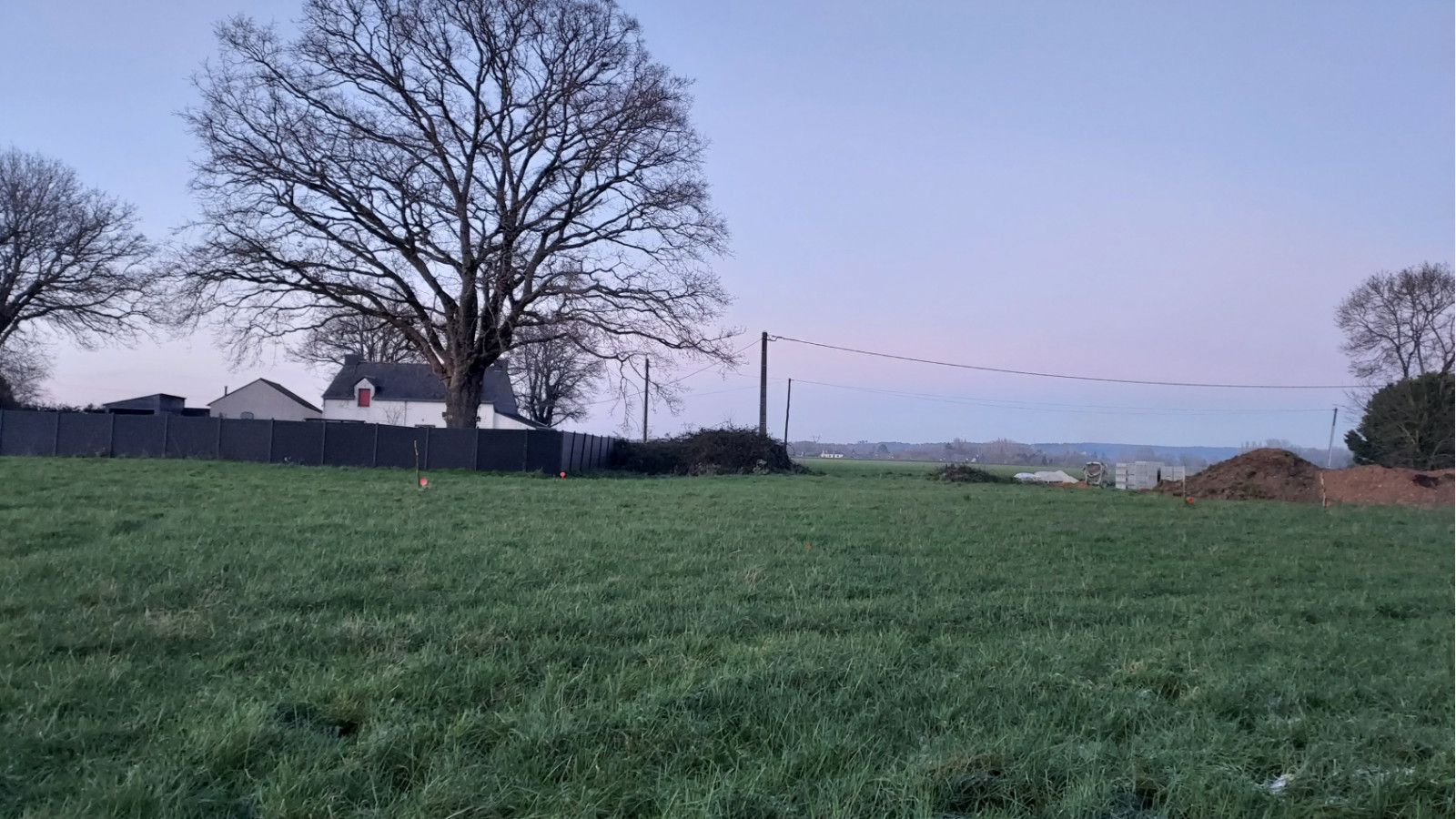 Terrain constructible de 400m2 à Saint-Molf