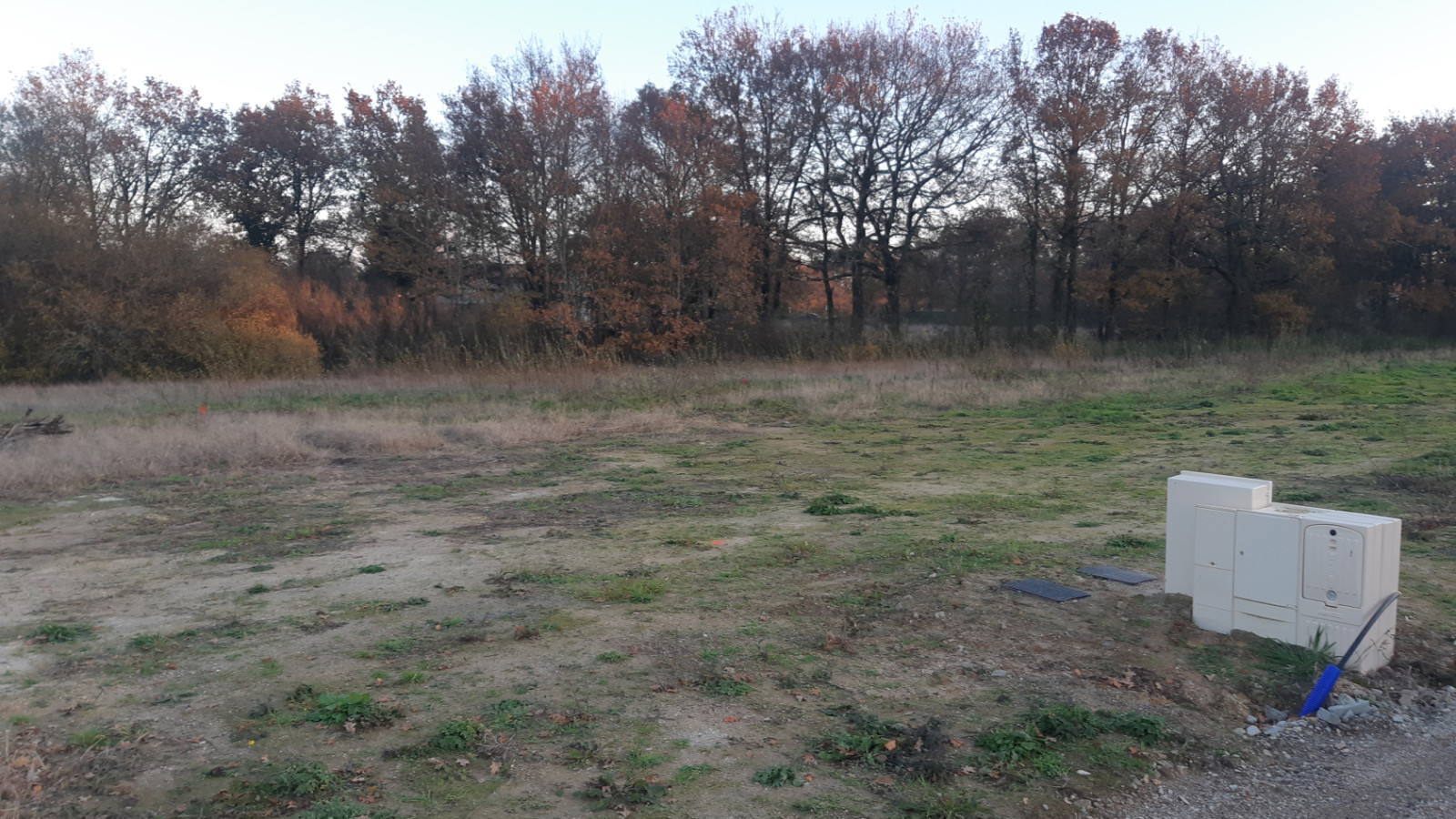 Terrain constructible de 333m2 à Torcé