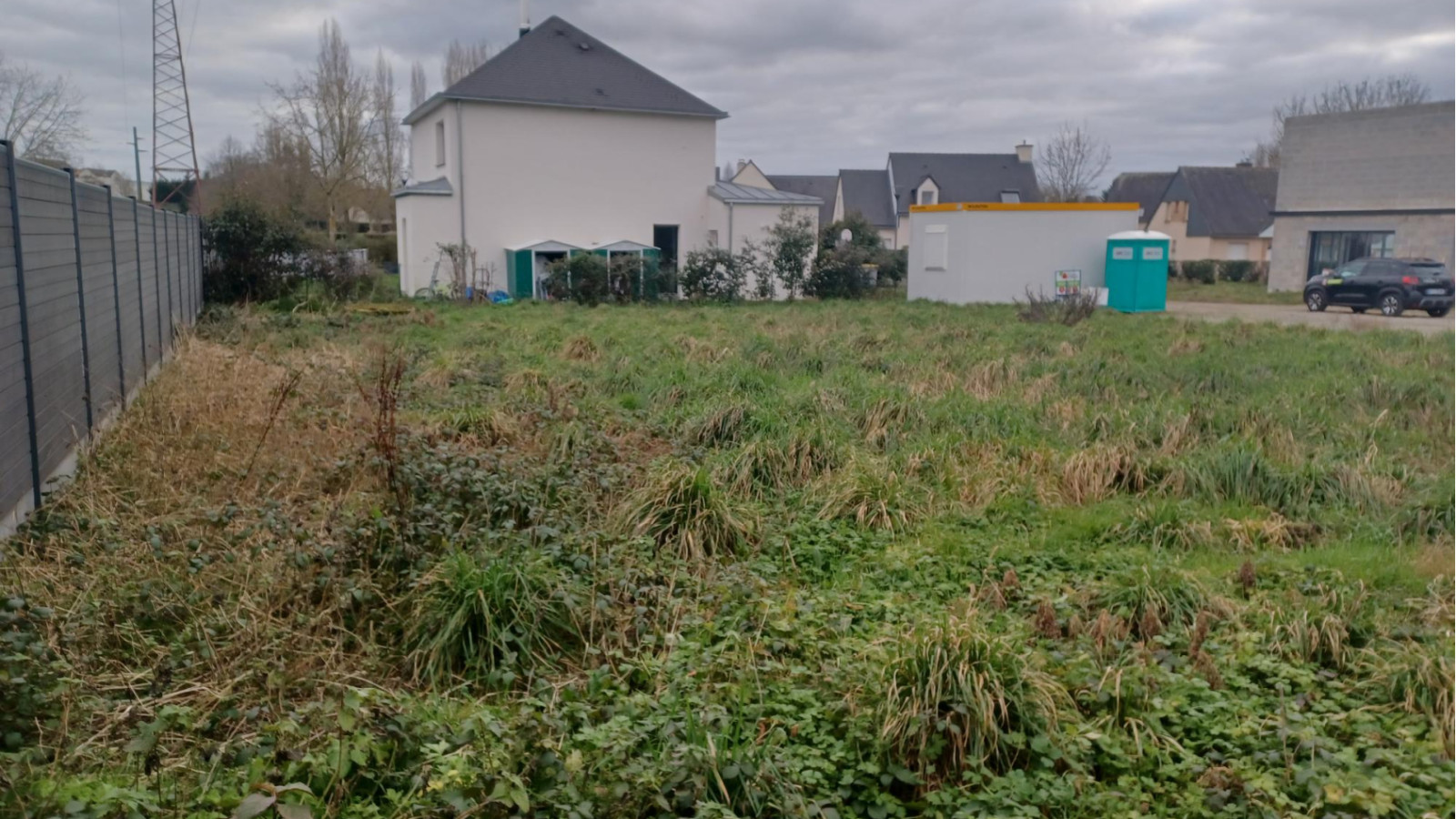 Terrain constructible de 225m2 à Tinténiac