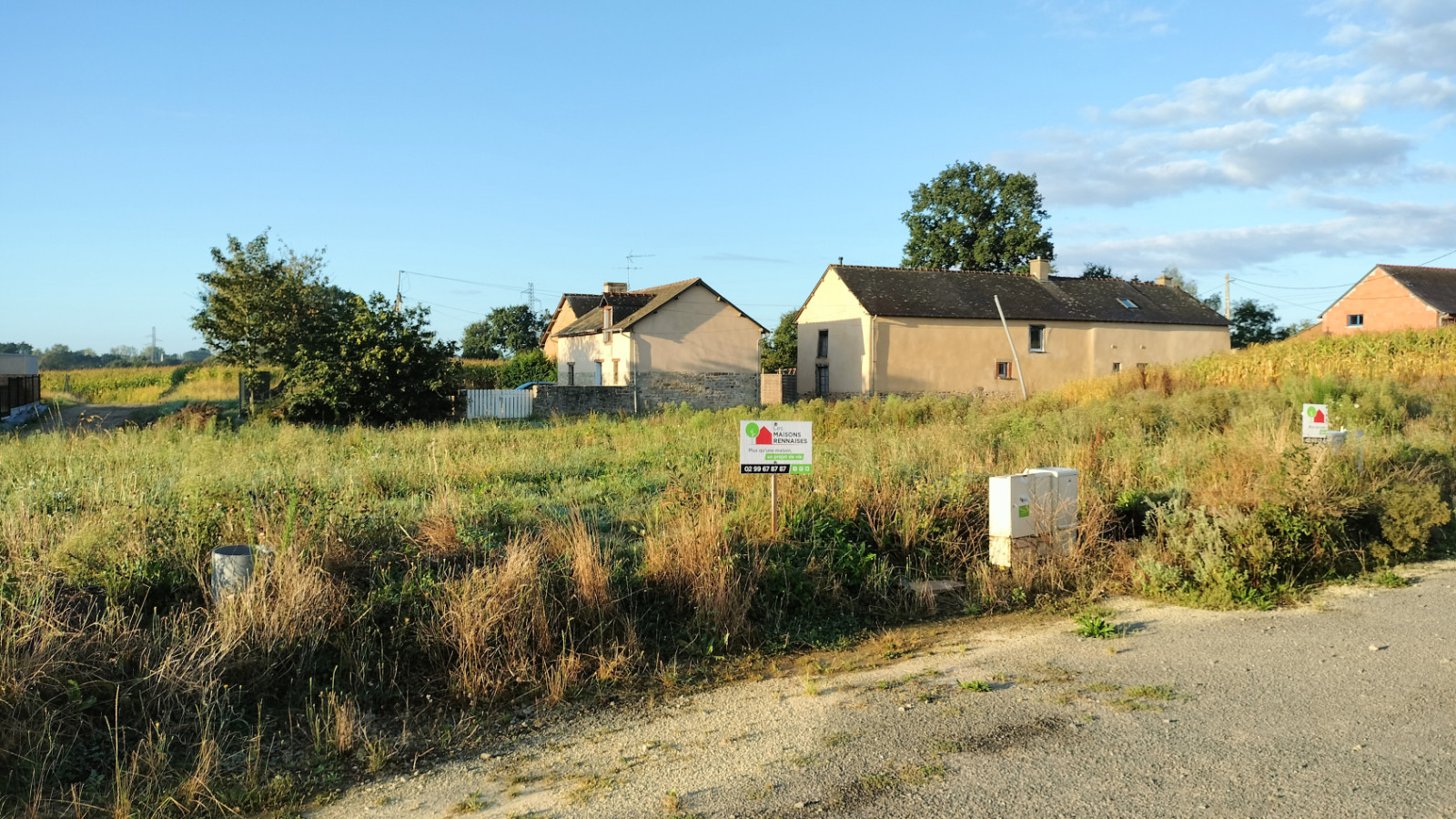Terrain constructible de 300m2 à Crevin