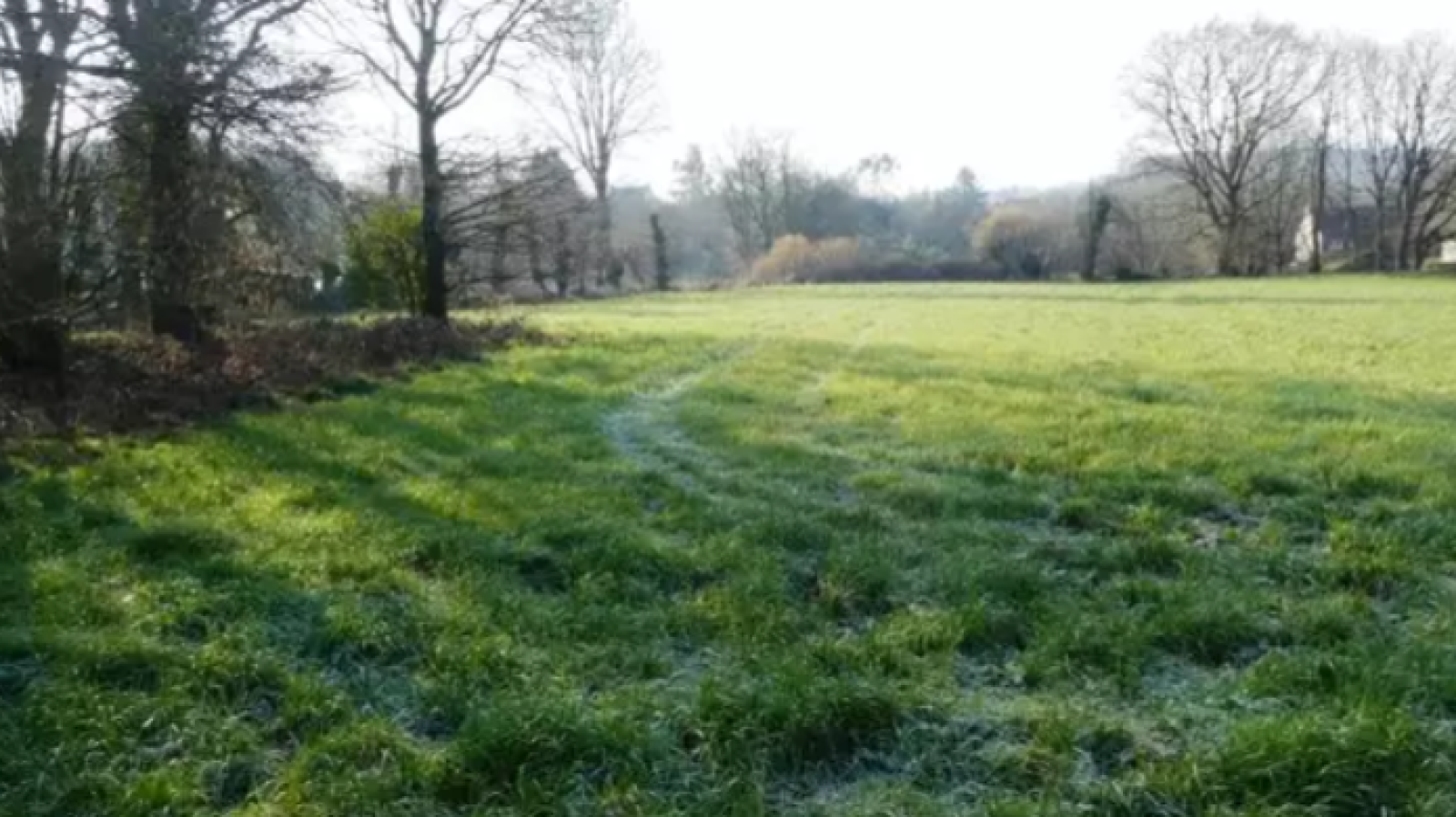 Terrain constructible de 386m2 à Noyal-Pontivy