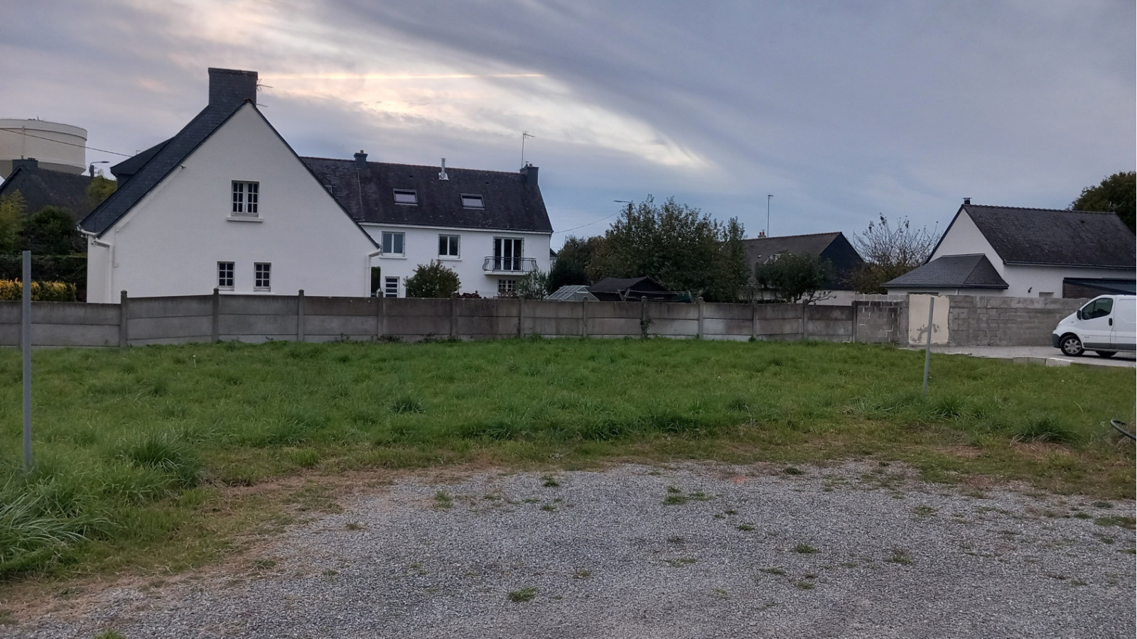 Terrain constructible de 345m2 à Riantec