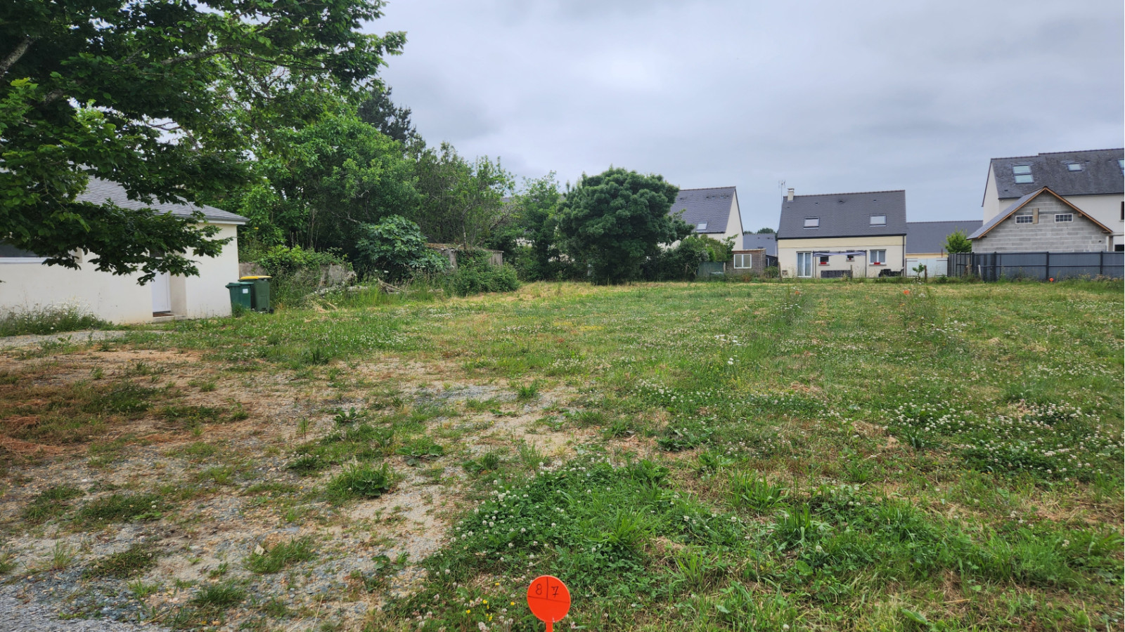 Terrain constructible de 335m2 à Treillières