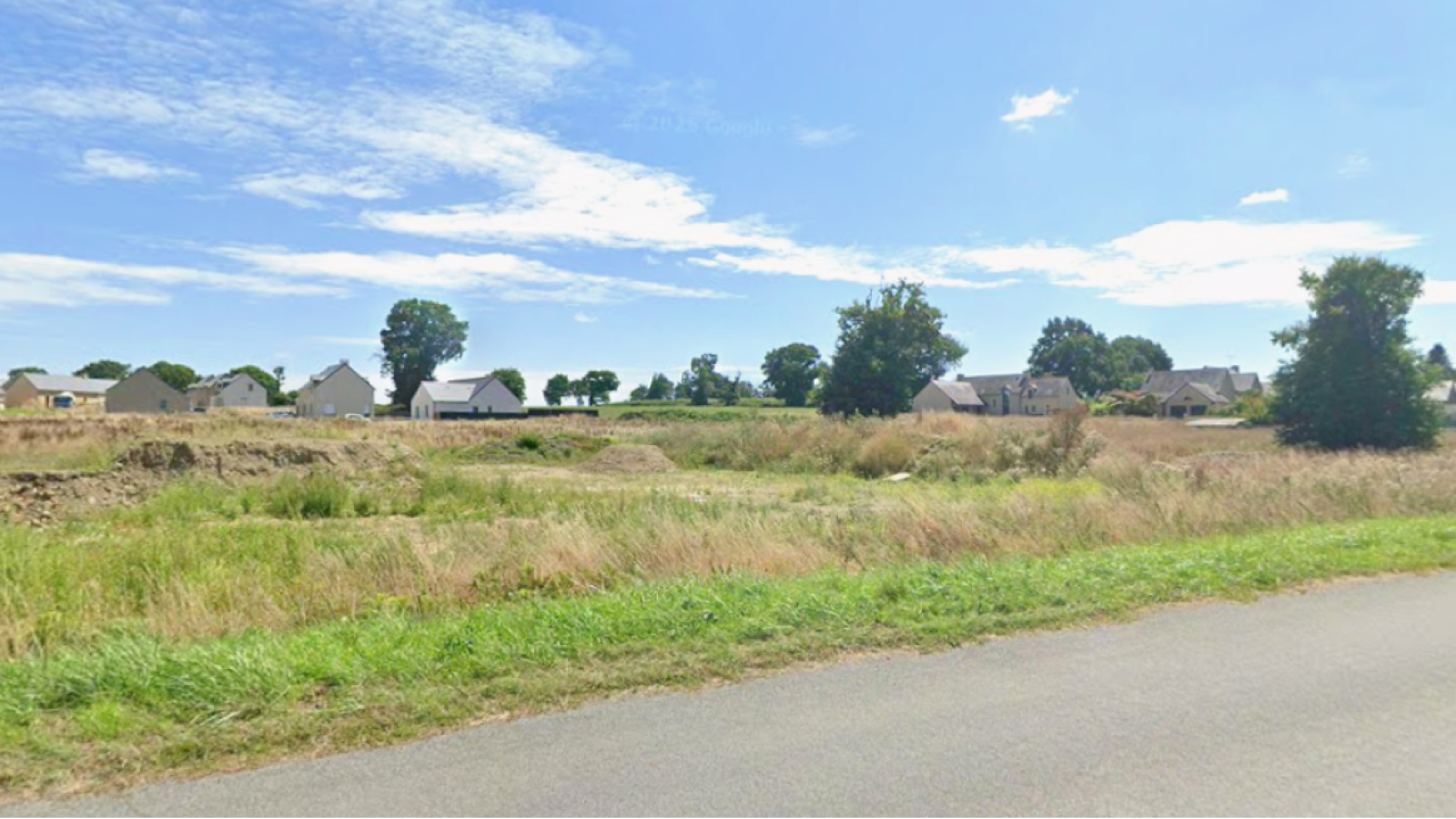 Terrain constructible de 340m2 à Dol-de-Bretagne