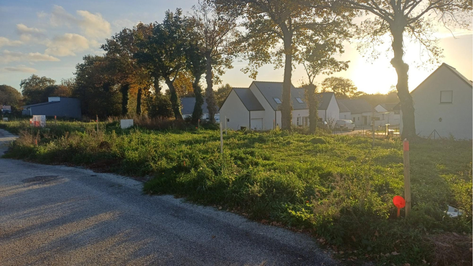 Terrain constructible de 422m2 à Saint-Abraham