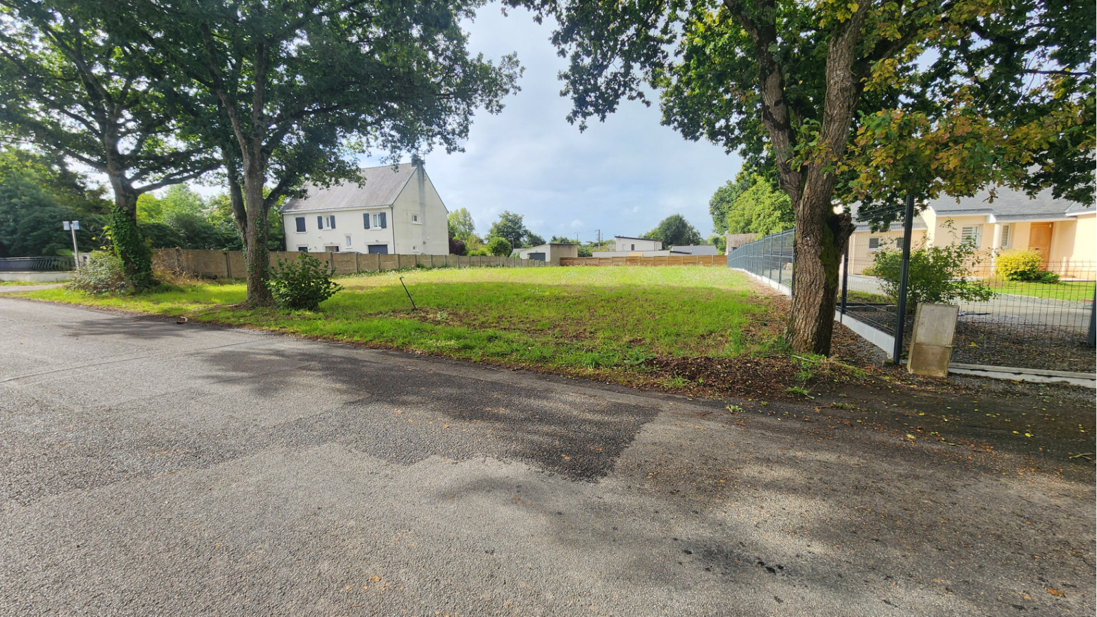 Terrain constructible de 1200m2 à Drefféac