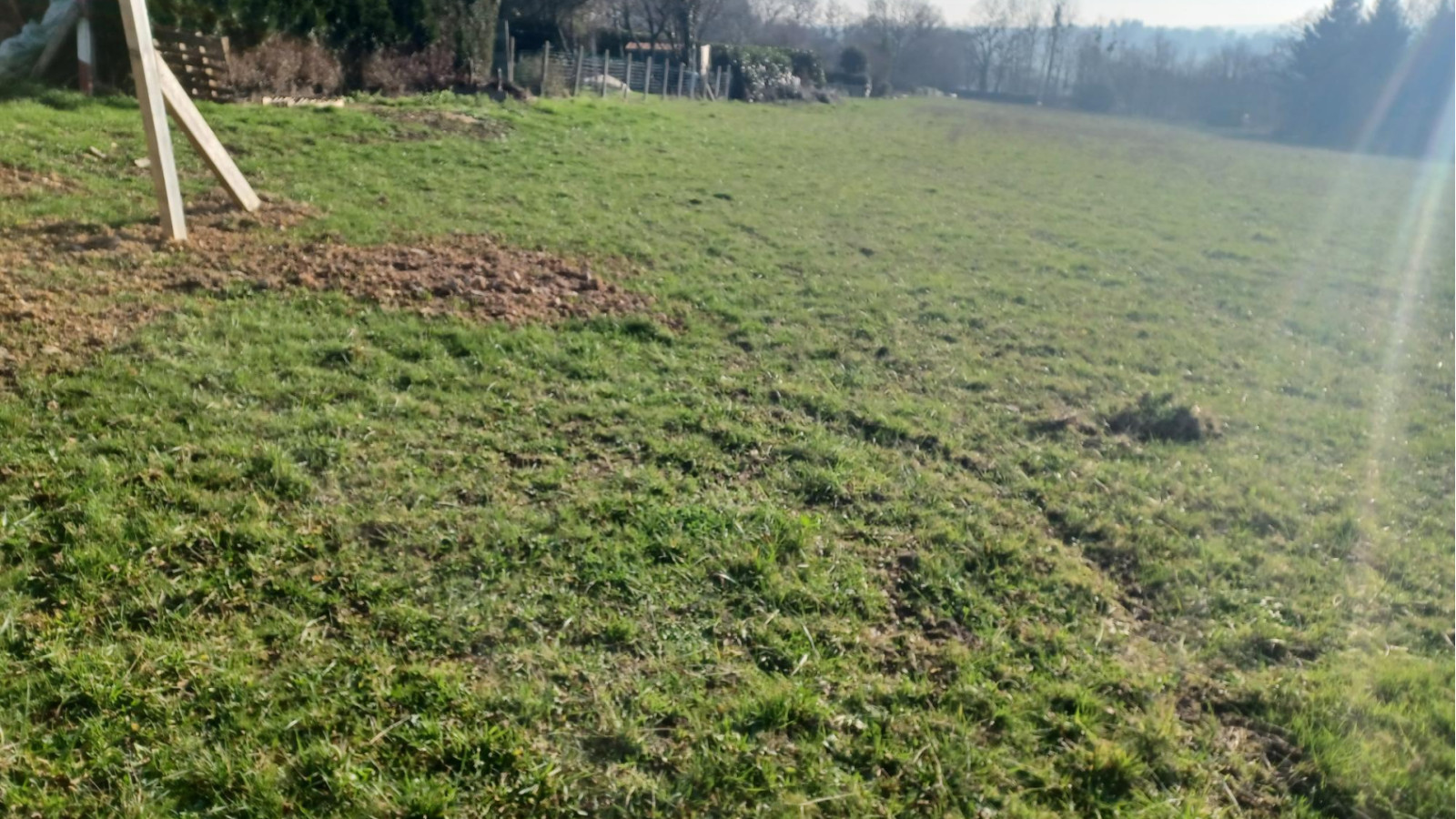 Terrain constructible de 393m2 à Plerguer