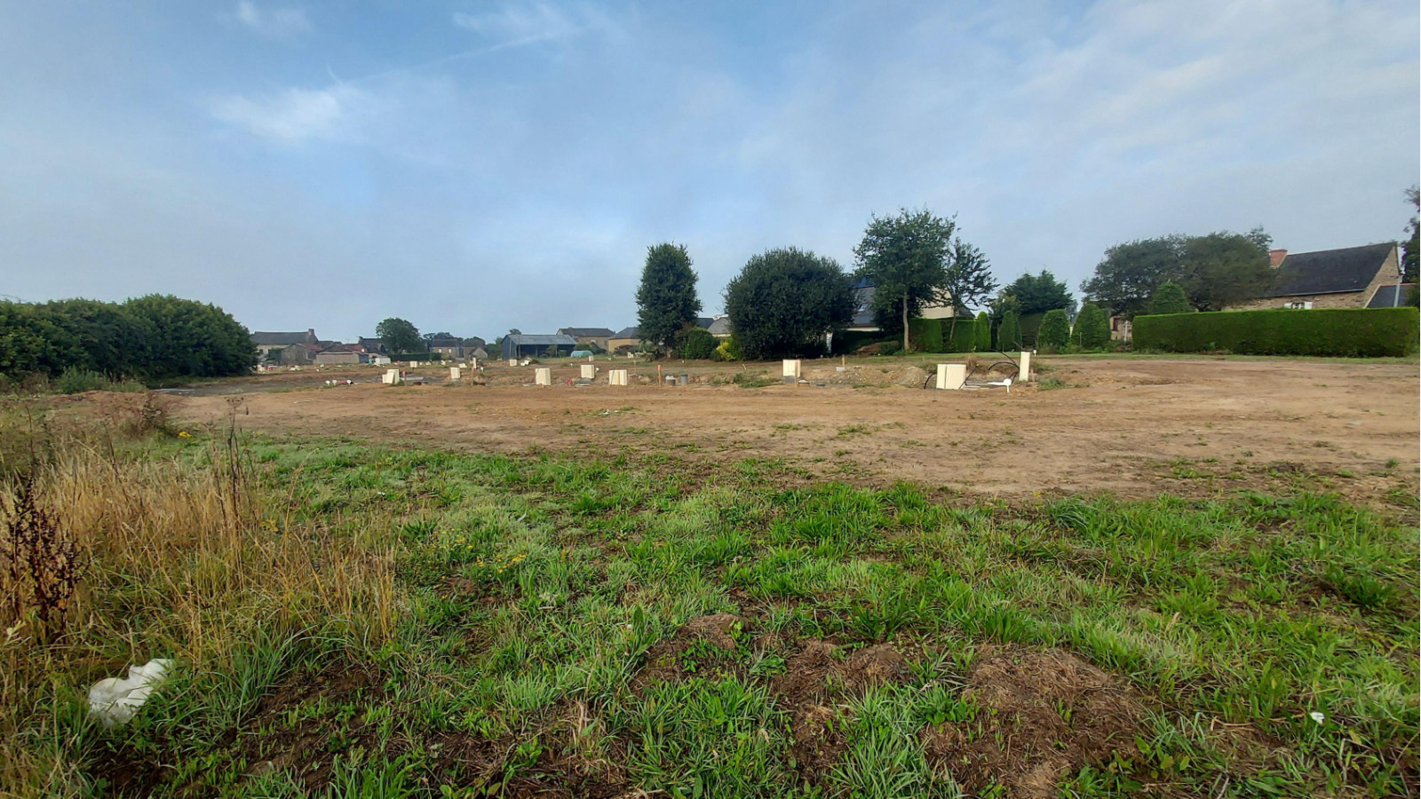 Terrain constructible de 379m2 à Châteaugiron