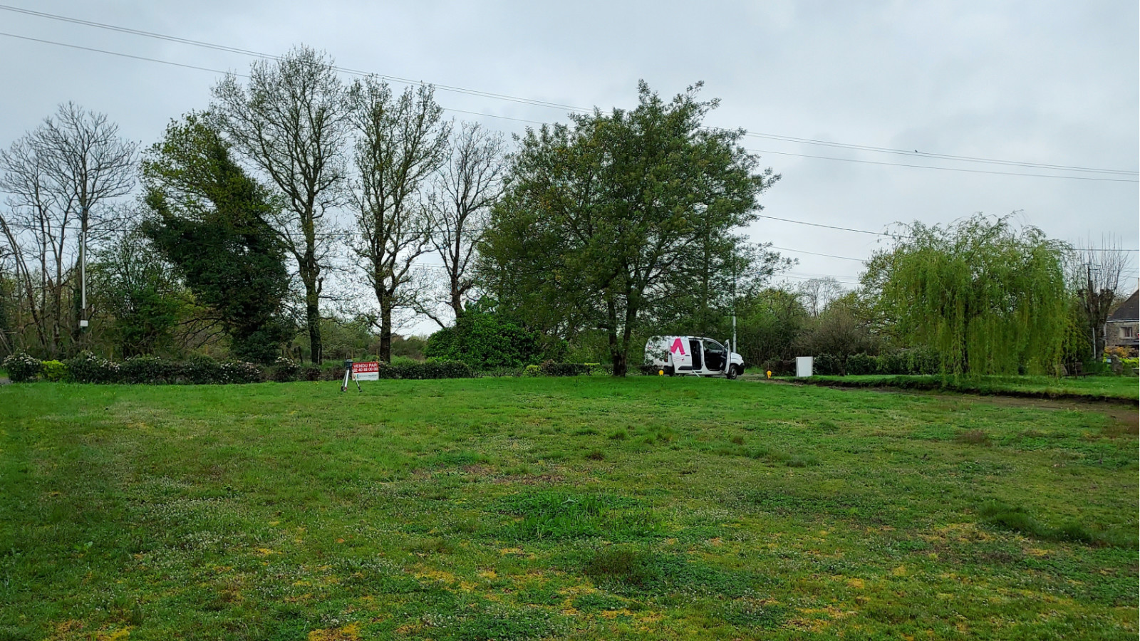Terrain constructible de 270m2 à Landujan