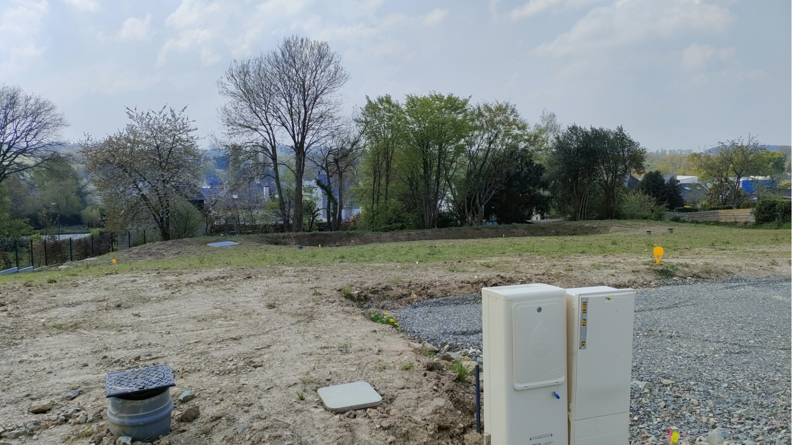 Terrain constructible de 285m2 à Montreuil-le-Gast