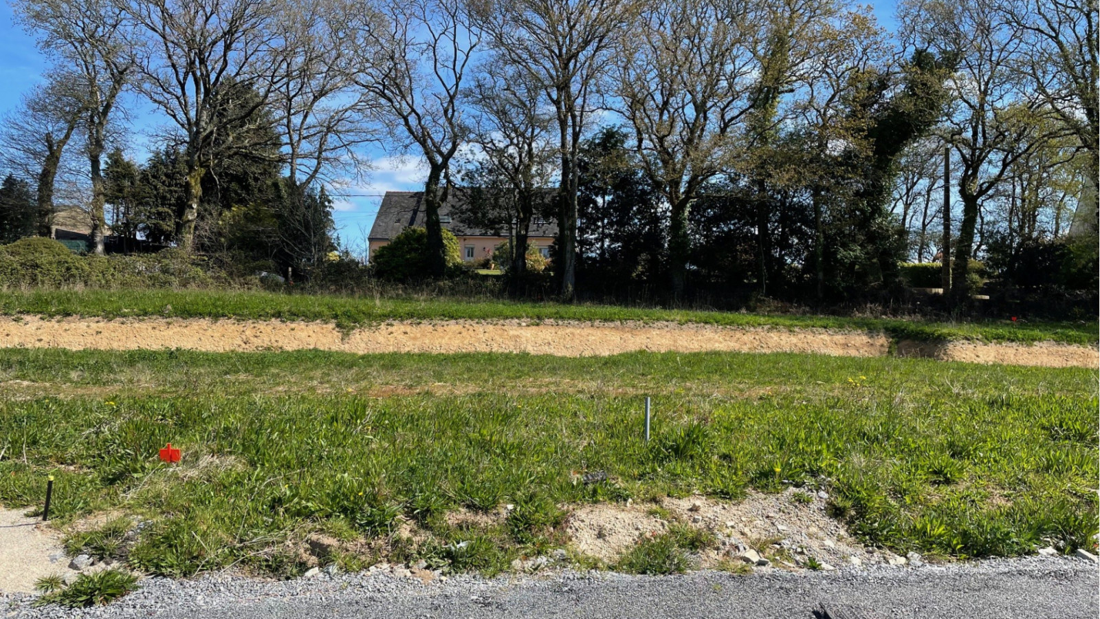 Terrain constructible de 404m2 à Landévant