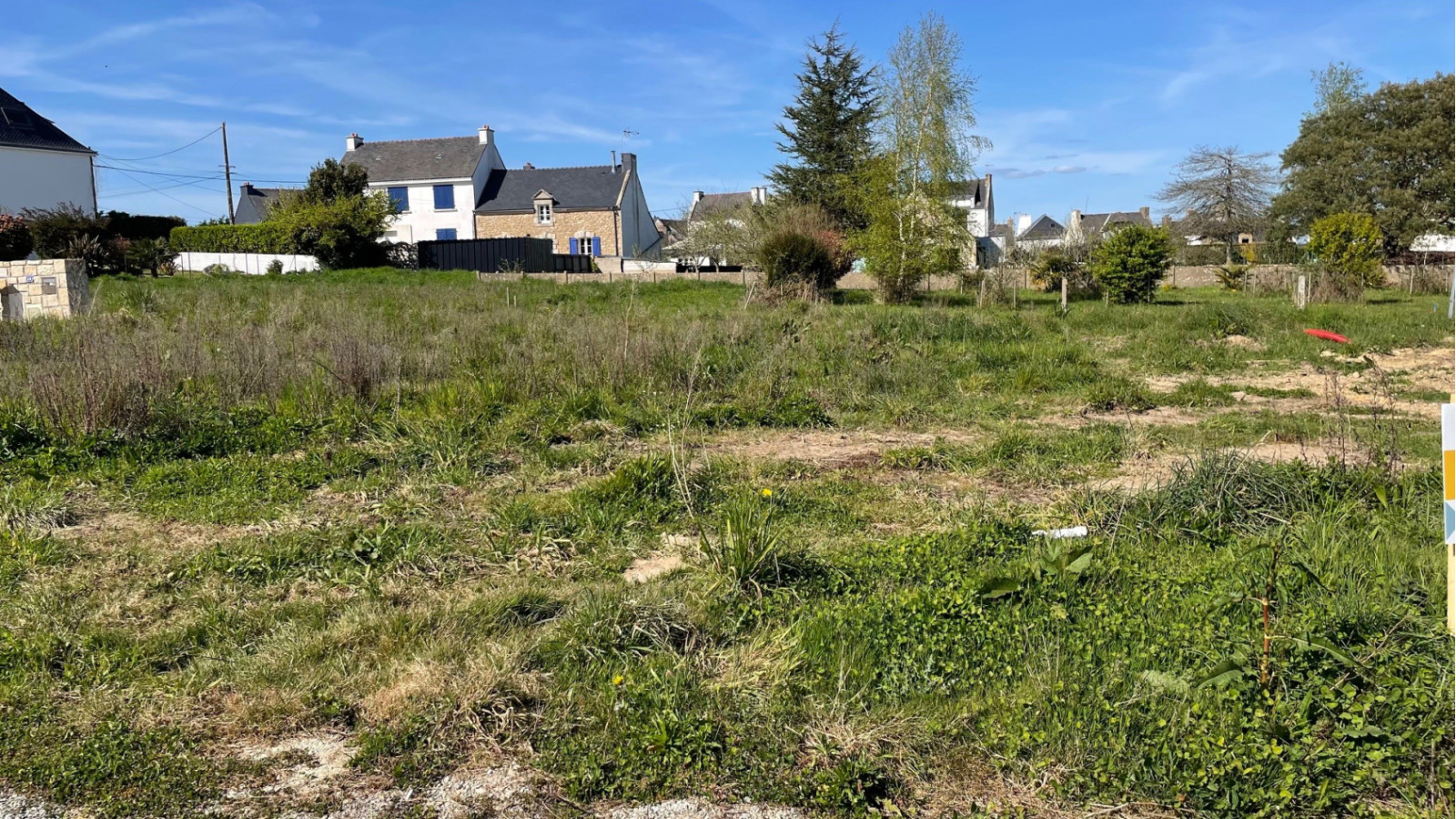 Terrain constructible de 352m2 à Belz