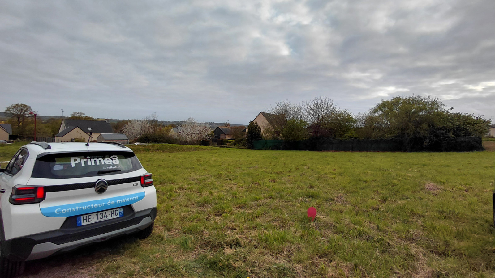 Terrain constructible de 310m2 à Bazouges-la-Pérouse