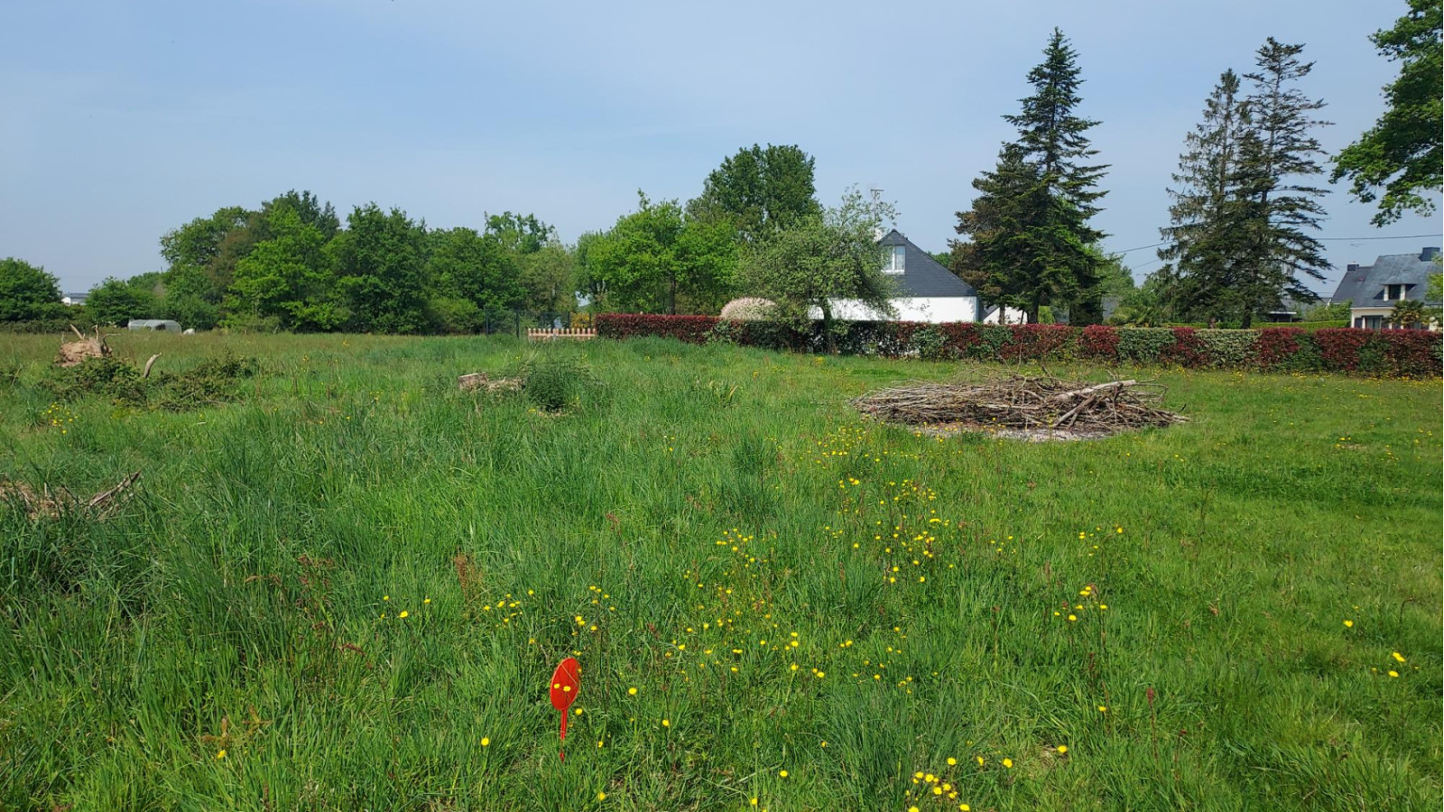 Terrain constructible de 360m2 à La Chapelle-aux-Filtzméens