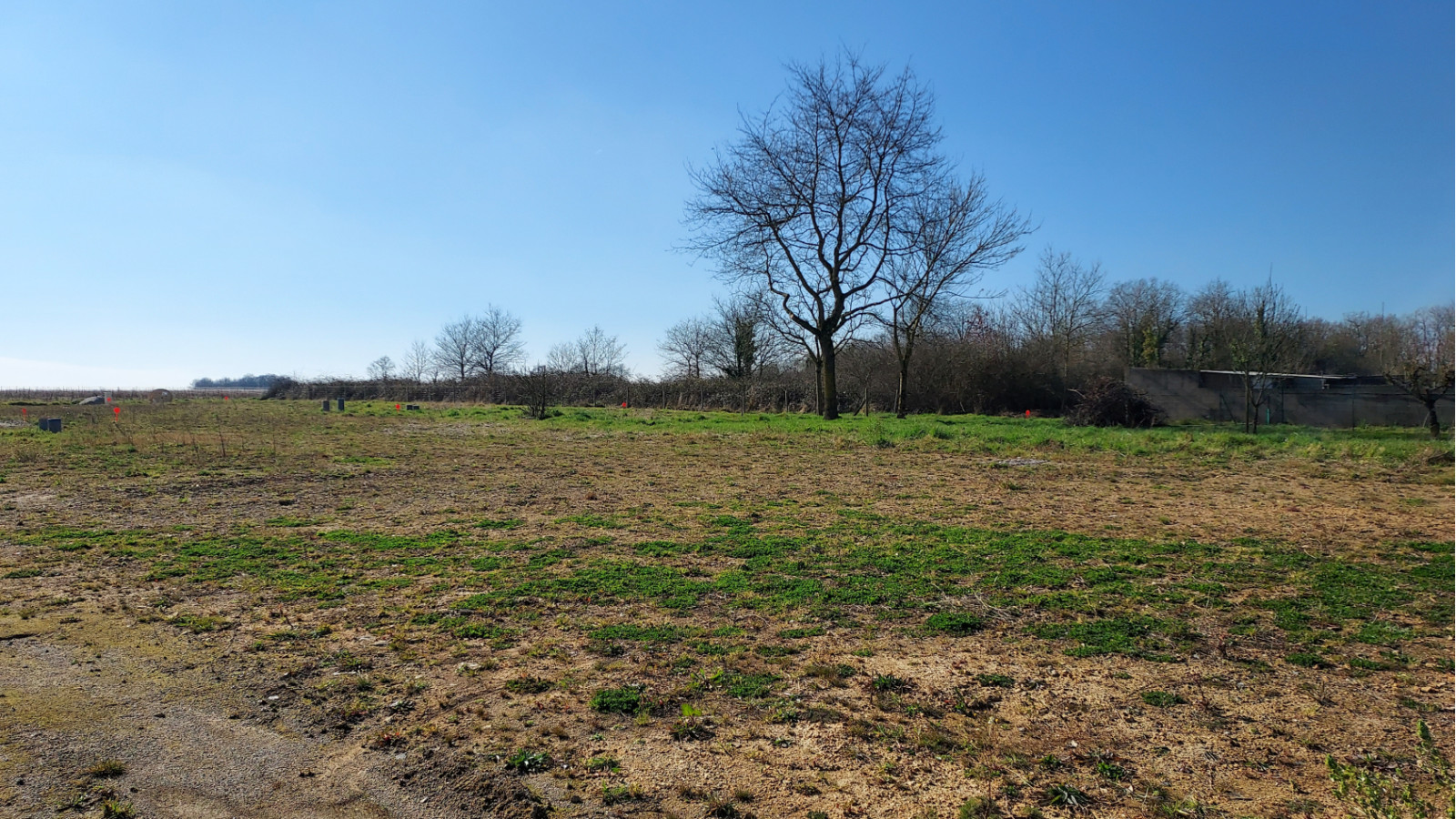 Terrain constructible de 432m2 à Le Bignon