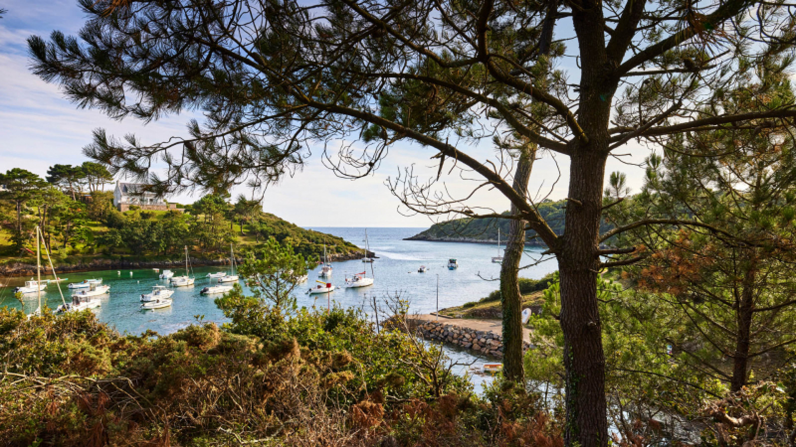 Terrain constructible de 325m2 à Moëlan-sur-Mer