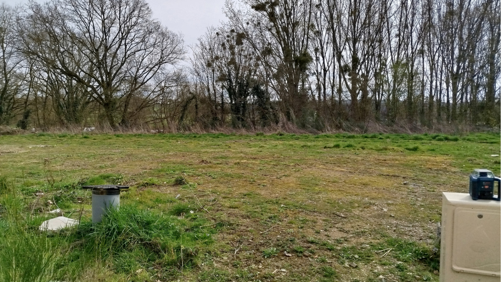 Terrain constructible de 297m2 à Bréal-sous-Montfort