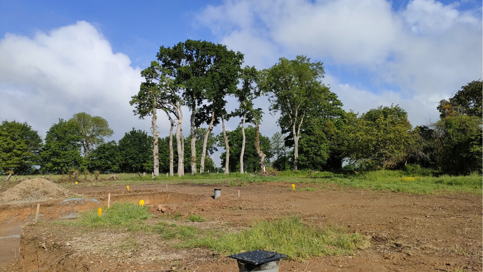 Terrain constructible de 354m2 à Pocé-les-Bois