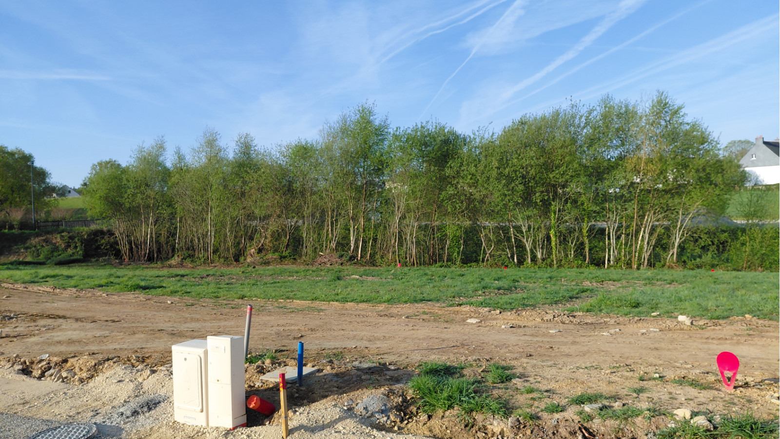 Terrain constructible de 671m2 à Locoal-Mendon