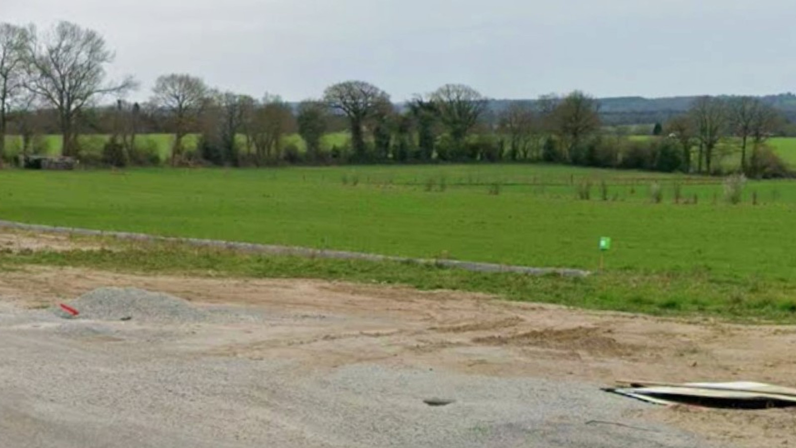 Terrain constructible de 461m2 à Plaudren