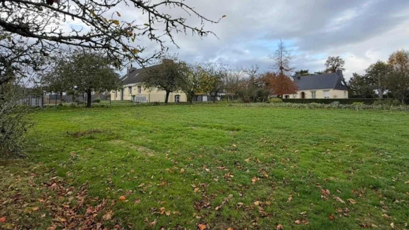 Terrain constructible de 511m2 à Molac