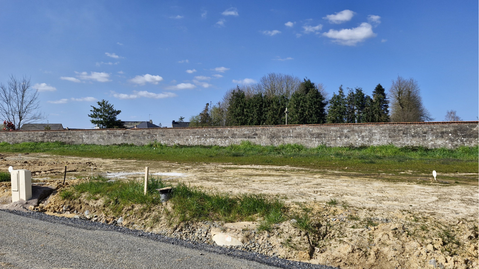 Terrain constructible de 376m2 à Saint-Thurial